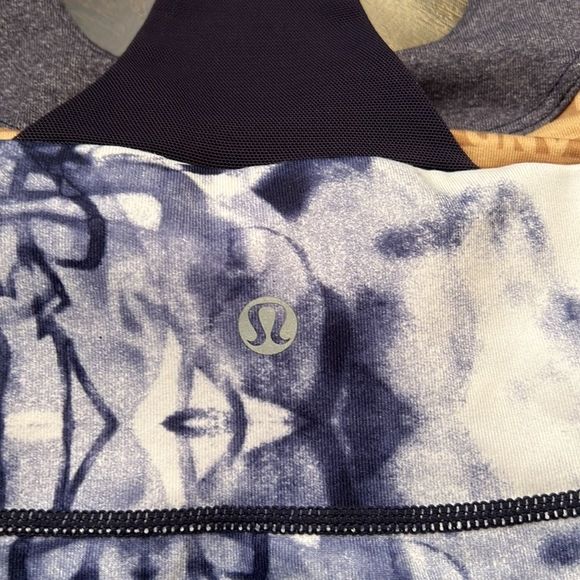 ✨🍋lululemon🍋 | Ink blot white deep indigo scoop neck tank - Picture 7 of 11